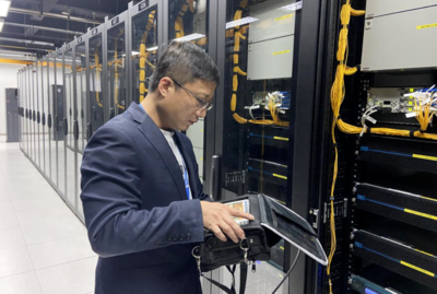 用兢兢業業書寫“光榮”——致敬江蘇有線五一堅守崗位的通訊設備修理勞動者