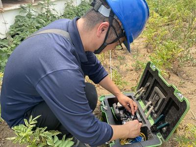 高溫炙烤下的堅(jiān)守 臨沂移動裝維師傅的通訊守護(hù)之路